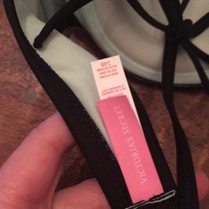 Victoria's Secret Swim - Victoria Secret Bikini top 34B Like New!! Victoria's Secret Swim - Victoria Secret Bikini top 34B Like New!!